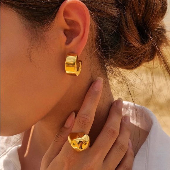 Jewelry - NEW💎18K Gold Plated Chunky Hoop Earrings*High Gloss Finish*waterproof